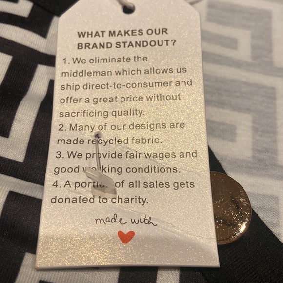 Black & White Long Sleeve Size L Top NWT - Picture 3 of 8